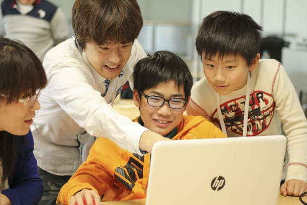 現役プログラマーの講師の少人数制でわかりやすい授業です。