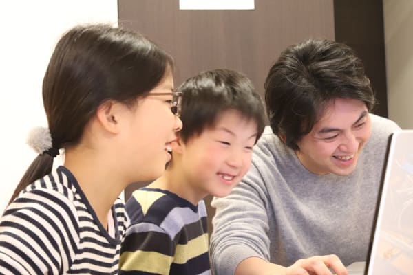 道場では保護者も積極的に参加しています