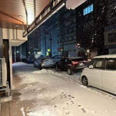 教室の目の前に車寄せスペースがあります。雪の日でも安心です。