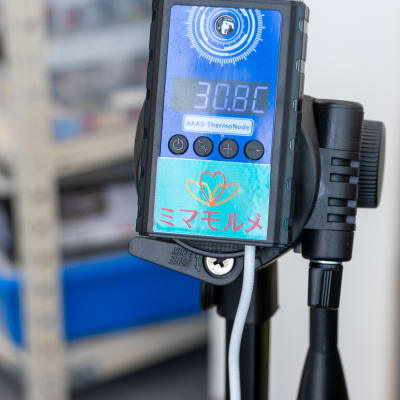 新型コロナウイルス感染症対策として一部教室ではAI検温ミマモルメを導入しています（撮影：2020年8月）