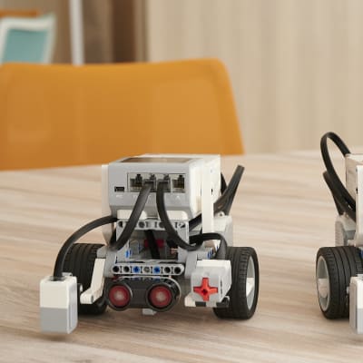 ロボットもゲームも楽しめます！