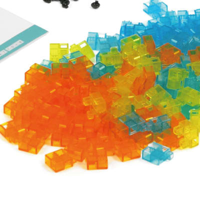 ロボットプログラミング教材として「KOOV®」を使用。