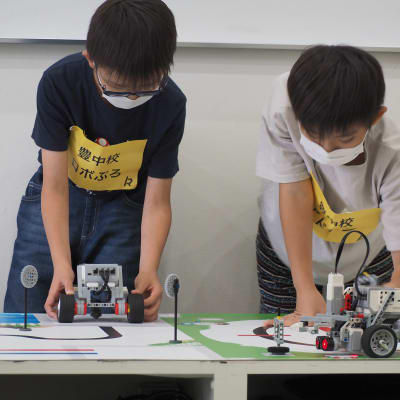 ロボ団の全国大会「ダンカップ」の競技風景