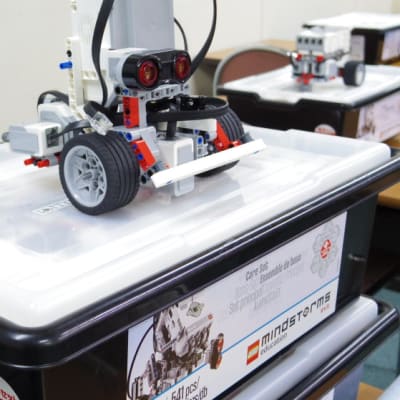 メイン教材「教育版レゴ®マインドストーム®EV3」