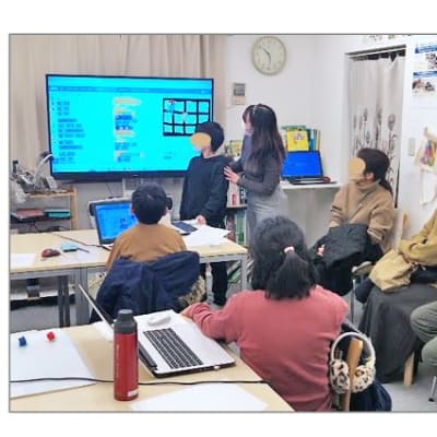 年に3回開催される授業参観。作品発表をおこないます。