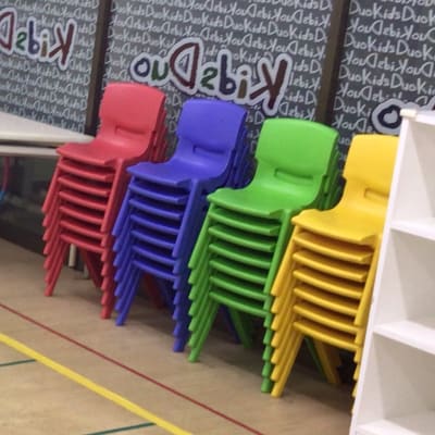 こちらでプログラミング教育「HALLO」を行います。