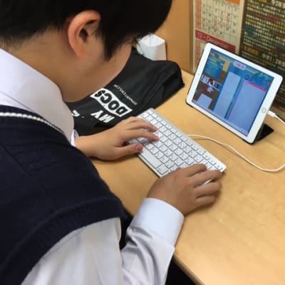 高校生は、アドバンスモード+テキストコーディングでプログラム作成中！