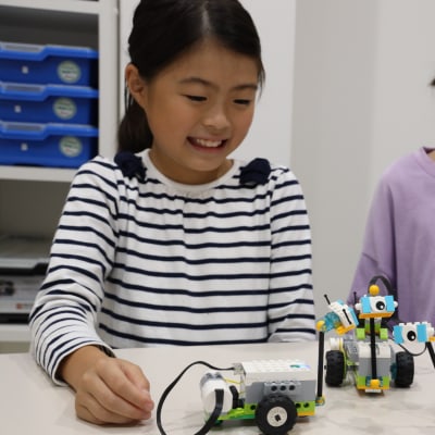 楽しみながらプログラミングを学びます