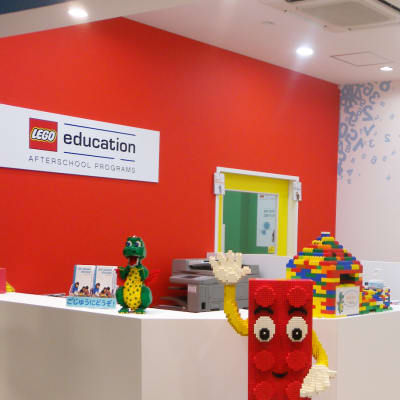 待合も広く、子どもたちのワクワク感を引き出します。