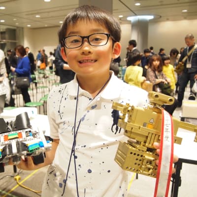 年に一度Crefusの各教室で行う「CrefusCup」全国大会の様子。普段では見られない、お子さまの成長や成果を実感できます。