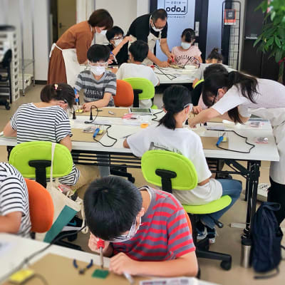 ステップコース特別授業での電子工作の様子