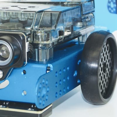 ロボットプログラムや３Dモデリング、AI活用、さまざまなカリキュラムが組み込まれていますよ！