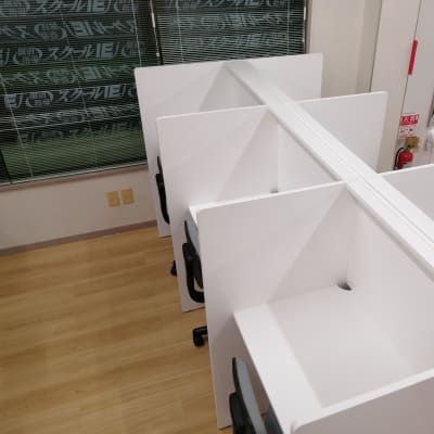 こちらは自習スペース。プログラミング教育 HALLOの生徒も自習ブースは使えます！