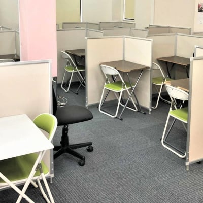 教室は明るく楽しい雰囲気です！