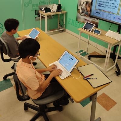 小集団授業で集中して学んで頂く事が出来ます。