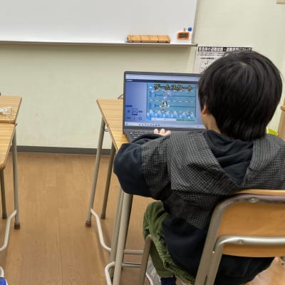困ったときにはいつでも講師がサポートします！一緒に試行錯誤しながら学んでいきましょう！