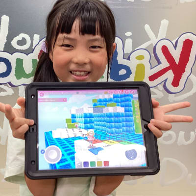 【こんな作品つくったよ！】小2のAさん(HALLO歴11ヵ月)の作品『氷の世界』。宝石の待つゴールへ向かう途中にはいろんな仕掛けがあって超楽しい！カラフルな色使いも素敵です★