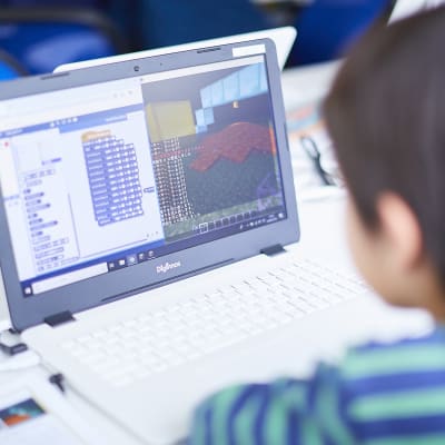 夢中になって取り組めるオリジナル教材