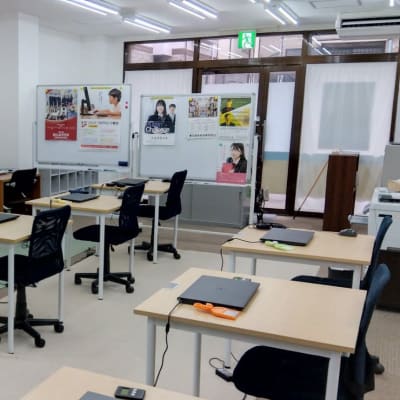 明るく、落ち着いた雰囲気の空間です。