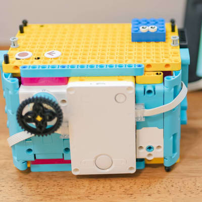 暗号を解くとOPENする金庫