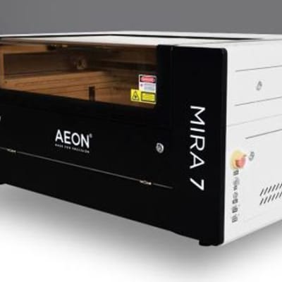 最新のレーザー加工機