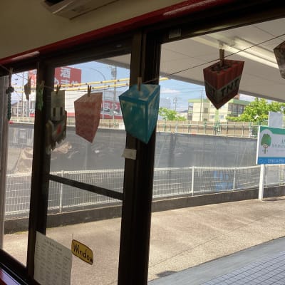 窓には人気ブロックが