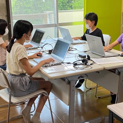 女の子もたくさん！プログラミング頑張ってます