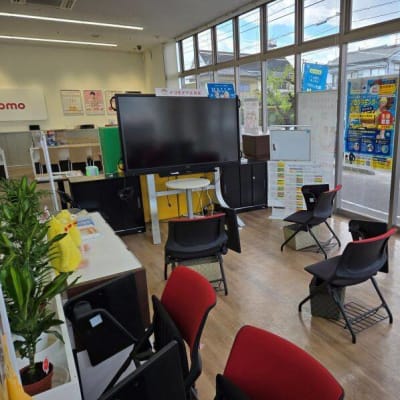 大きなモニターでスライドを写すので見やすいですよ！