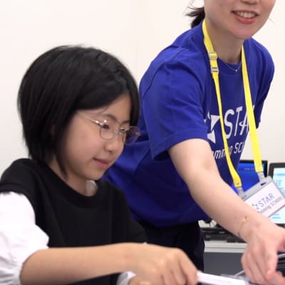 手が止まった時は講師がサポートします