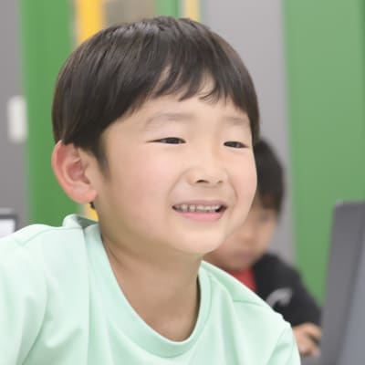 「できた！」の小さな成功体験を積み重ね、学びを応用する力を身につけます