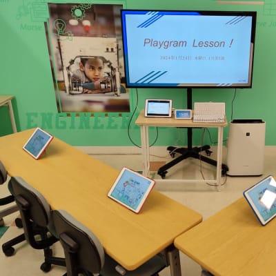 ipadを使用してタイピング、プログラミングを学んでいただきます。