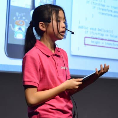 プログラミングスキルに加え、プレゼンやデザインの力も身につけます