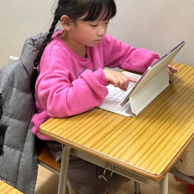 応用モード「クリエイト」で学習している様子です。学んだ知識を活かし、復習と同時に自らの発想力を伸ばすことが出来ます。