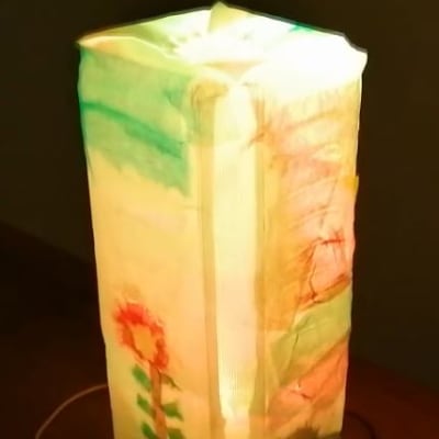 LEDと和紙を使ったお洒落な行灯です。自分だけの和紙行灯をカラフルに光らせてみよう！