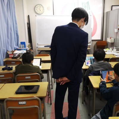 コーチ1人につき生徒3人までのレッスンです