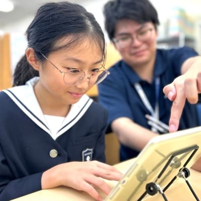 大学受験で必須の科目が自然と身につきます。