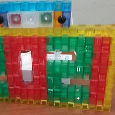 ブロックで自分の思い通りに作品を作ることができます！