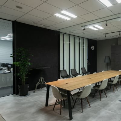 システム会社の中に教室があります