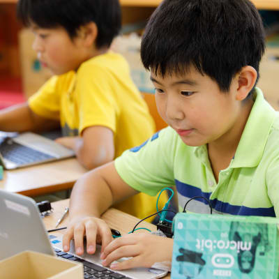 興味のあることを自分のペースで学びます。