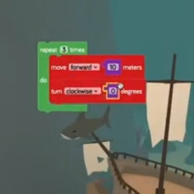 ブロックプログラミングクラスでは、バーチャルロボット教材「ロボティファイ」を使って学びます。