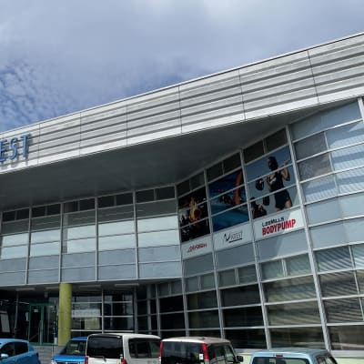 208号線に面したスポーツクラブアレスト玉名の２階で学習を行っています！