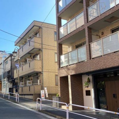 不動前駅から徒歩1分！改札を出て坂を上がってください。