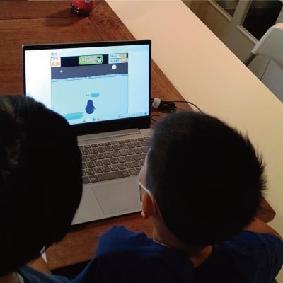 【ベーシックコース】子ども向けのやさしい言語を使って、ゲームを作っていきます。楽しみながら、プログラミングの基礎知識が自然に身につきます（代々木上原教室）