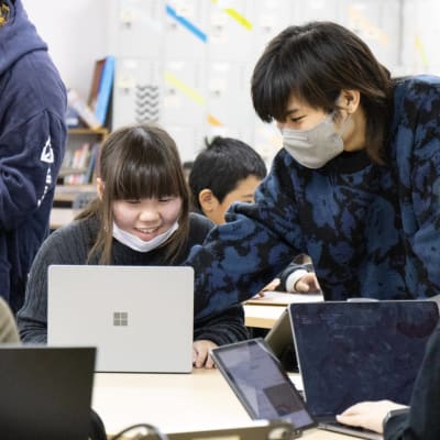 N Code Laboは1対1~3までの少人数制個別指導です。先生が常に横にいますので、分からないことはすぐに解消できます！