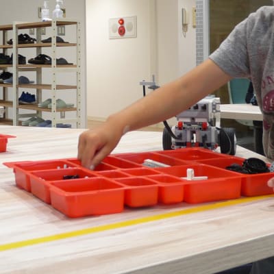 ロボット・プログラミングのレッスン風景