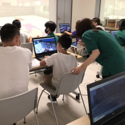 体験会の様子。先生もきちんと付いて教えてくれるよ