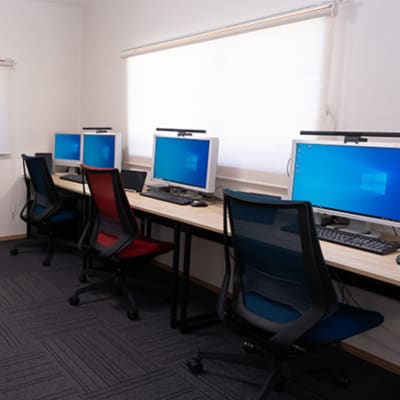 24インチ液晶モニターで大きく見やすい