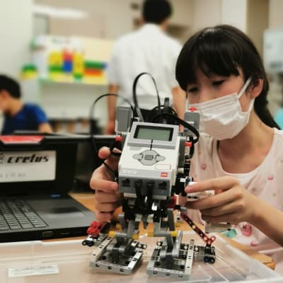 気軽に学年の垣根を越え様々な作品が見られることや他の学年のお子様同士の交流もあるのが武蔵小杉校のポイントです。