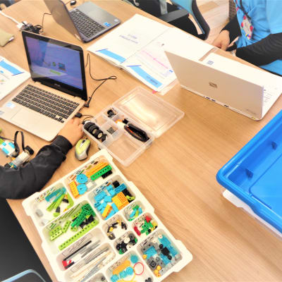 選べる３コース！ゲームも！ロボットも！