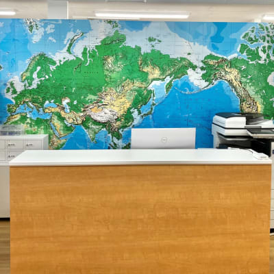 教室受付です。元気な挨拶でお迎えいたします！